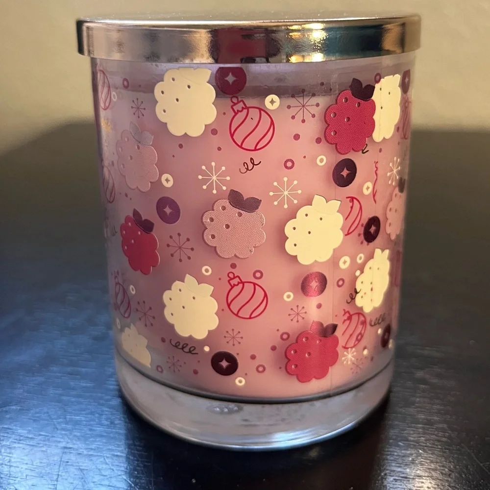 Bath & Body Works Raspberry Holiday Pie Bar Single Wick Candle - Picture 2 of 5